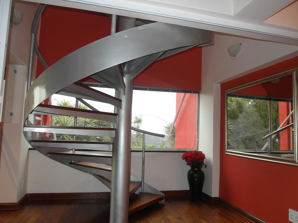 Red Square Home Pretoria Bagian luar foto