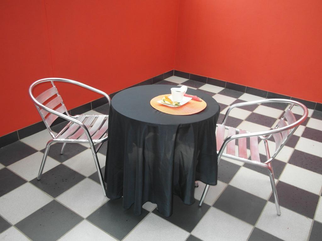 Red Square Home Pretoria Bagian luar foto