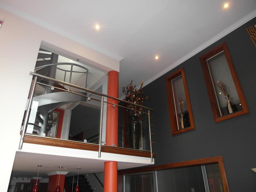 Red Square Home Pretoria Bagian luar foto