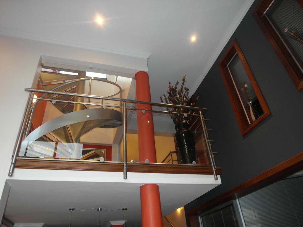 Red Square Home Pretoria Bagian luar foto